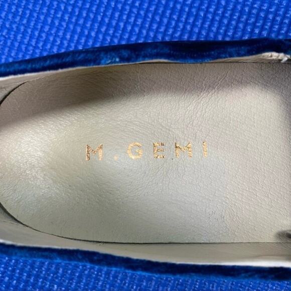 🔴 M. GEMI The Cerchio Velvet Women's Size 8 Royal Blue Slip-on Walking Shoes - Picture 8 of 9